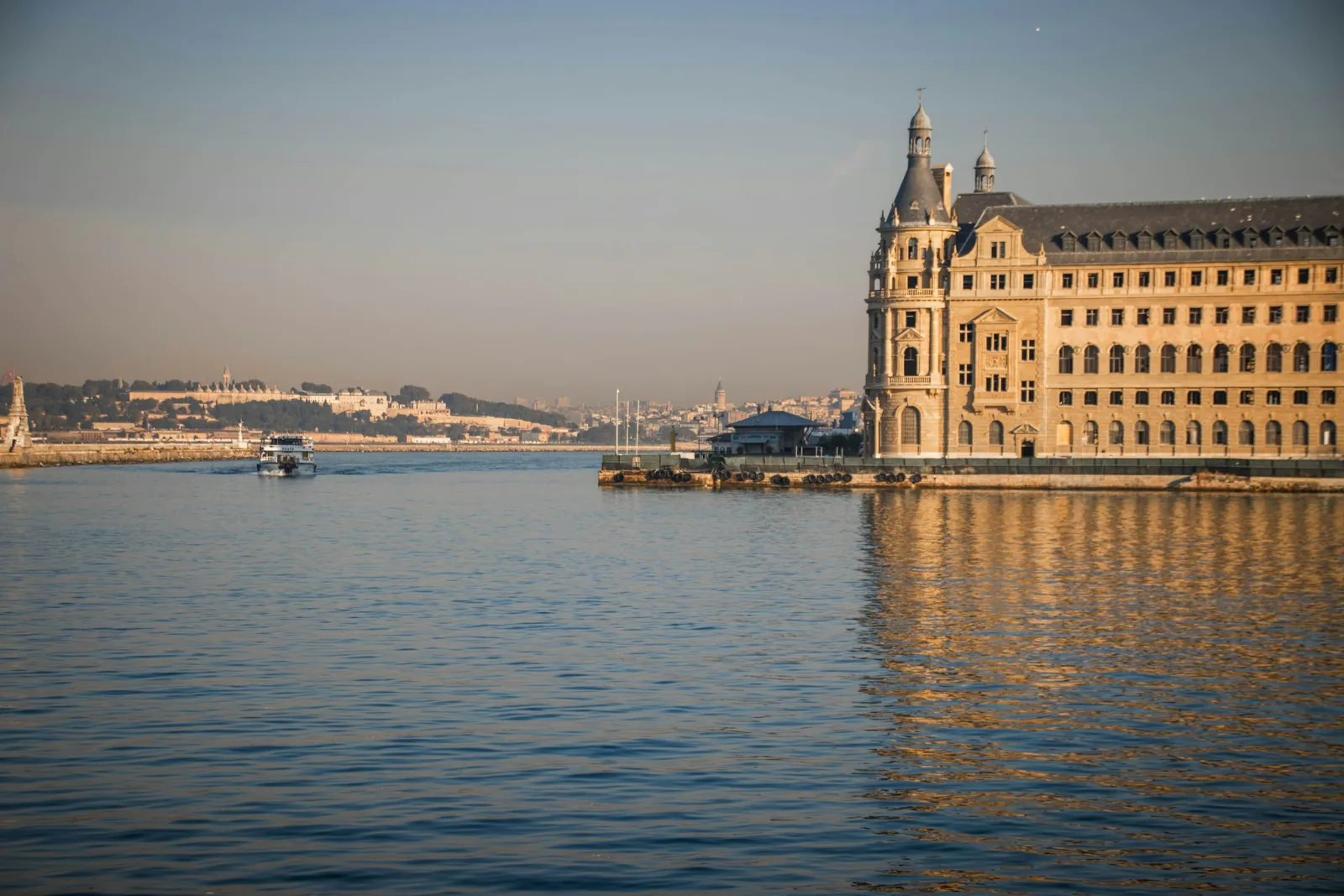 Kadıköy Haydarpaşa Garı gün batımında